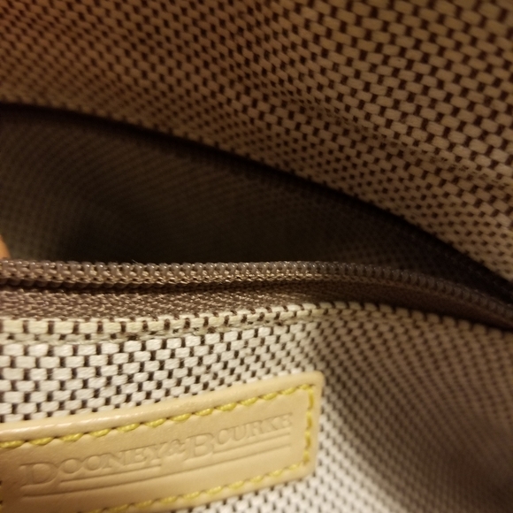 Dooney & Bourke handbag - Picture 4 of 8